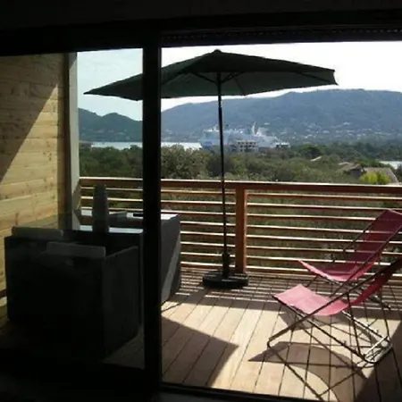 Standing Piscine Vue Apartmán