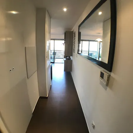 Standing Piscine Vue Apartment