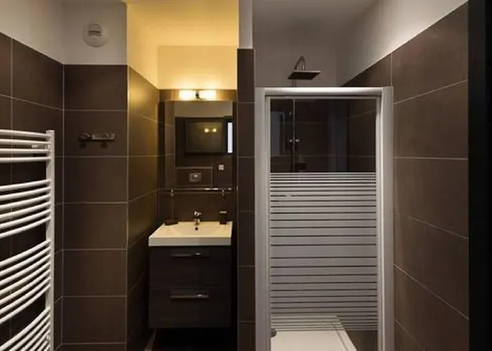 Standing Piscine Vue 维琪奥港